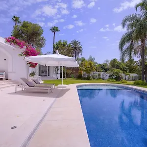 Villa El Pilar, Estepona